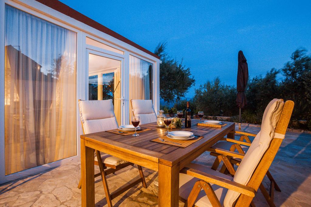 Holiday Home Zlatni San - Private Heated Pool Bol Rom bilde