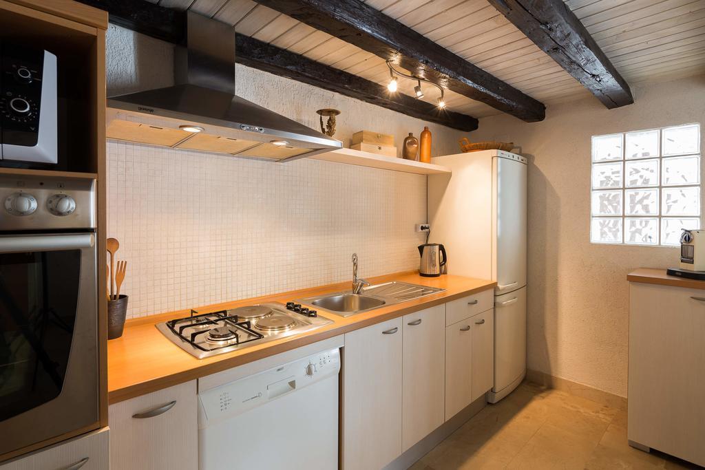 Holiday Home Zlatni San - Private Heated Pool Bol Rom bilde