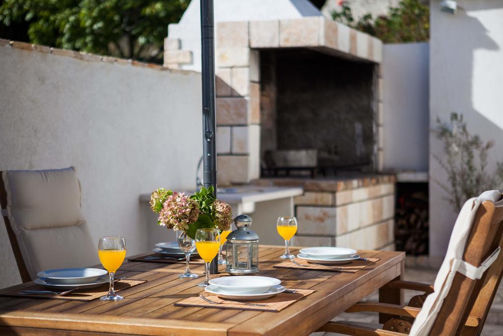 Holiday Home Zlatni San - Private Heated Pool Bol Rom bilde