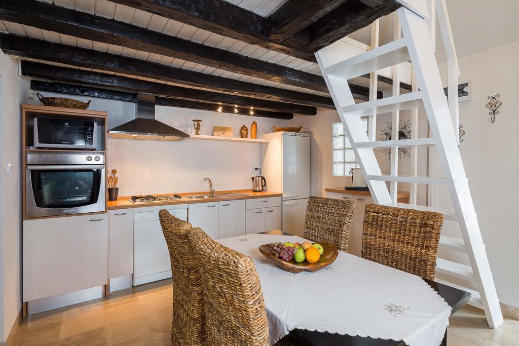Holiday Home Zlatni San - Private Heated Pool Bol Rom bilde