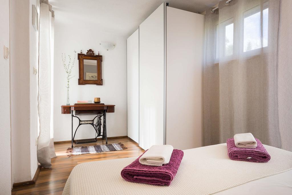 Holiday Home Zlatni San - Private Heated Pool Bol Rom bilde
